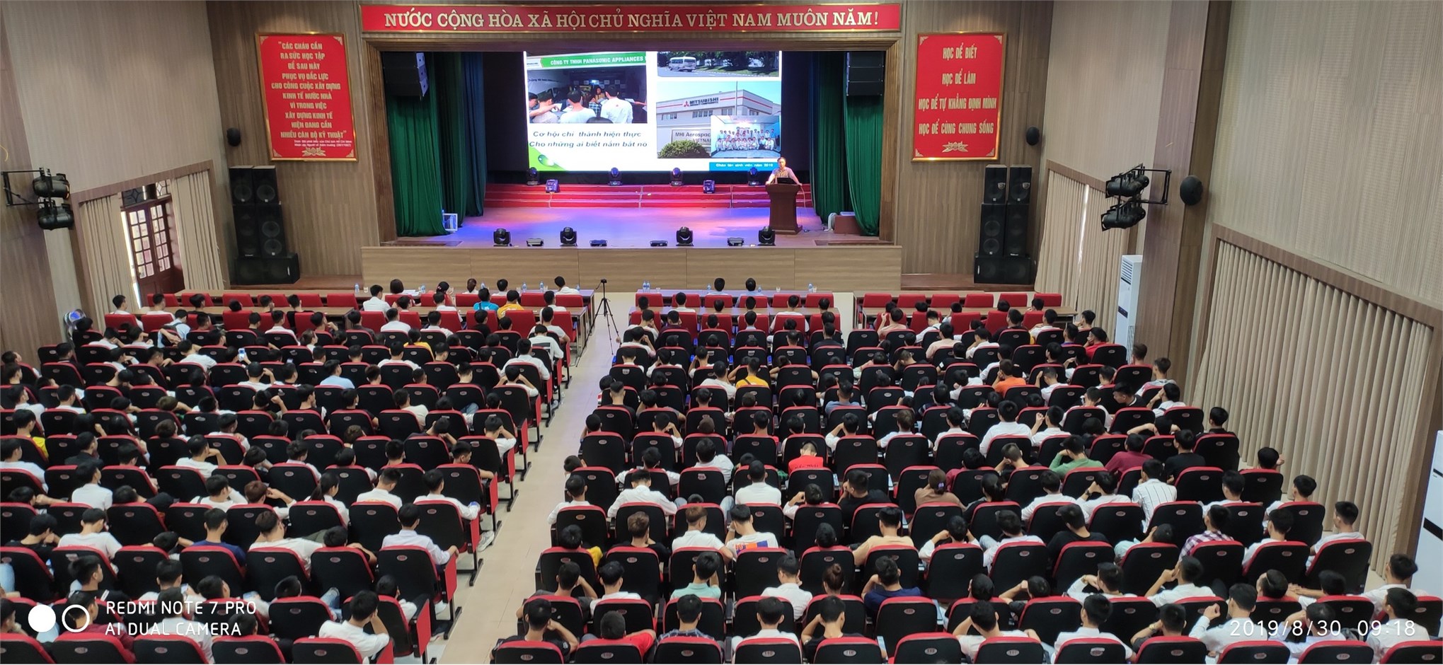 Sôi động ngày hội “Chào tân sinh viên 2019” – Trung tâm Việt Nhật