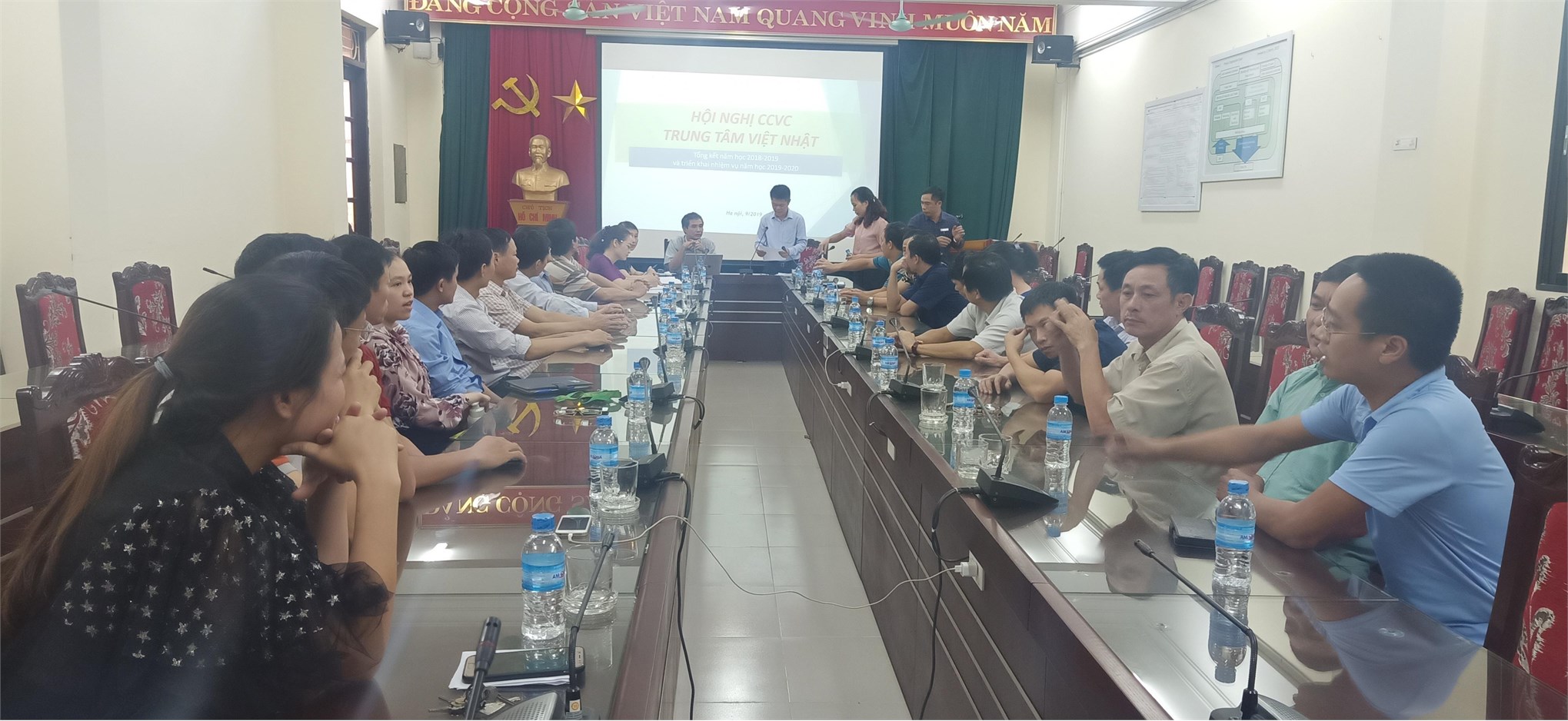 Hội nghị công chức viên chức năm học 2018 – 2019 của TT Việt Nhật