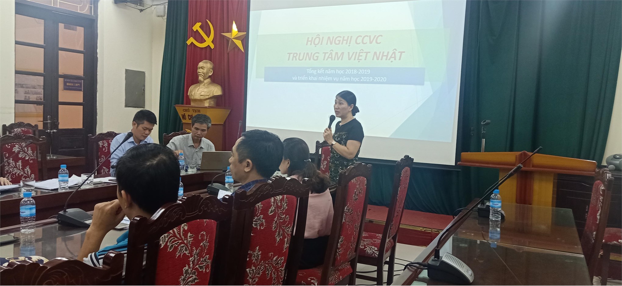 Hội nghị công chức viên chức năm học 2018 – 2019 của TT Việt Nhật
