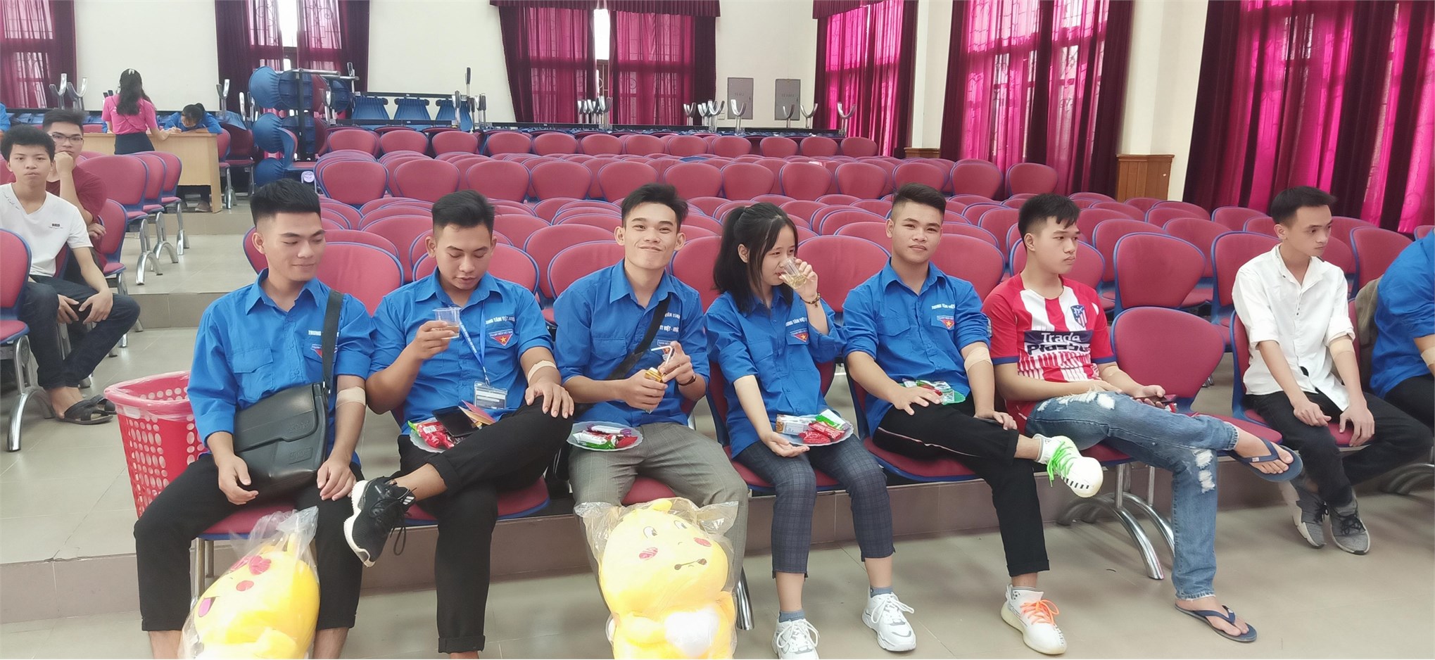 Sinh viên Trung tâm Việt Nhật hào hứng tham gia Ngày hội hiến máu nhân đạo năm 2019