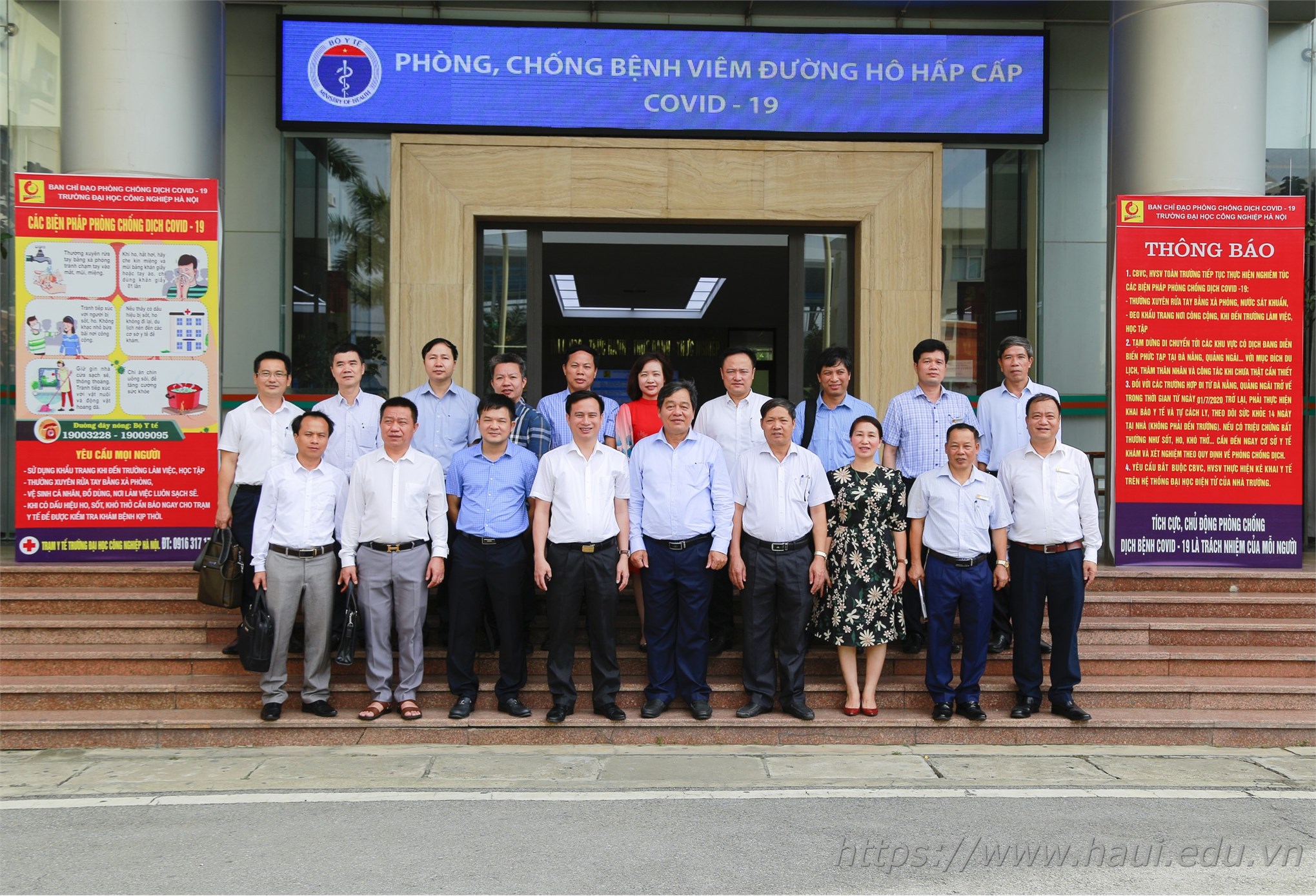 Trung tâm Việt Nhật tiếp đón đoàn Trường Đại học Vinh tham quan xưởng thực hành