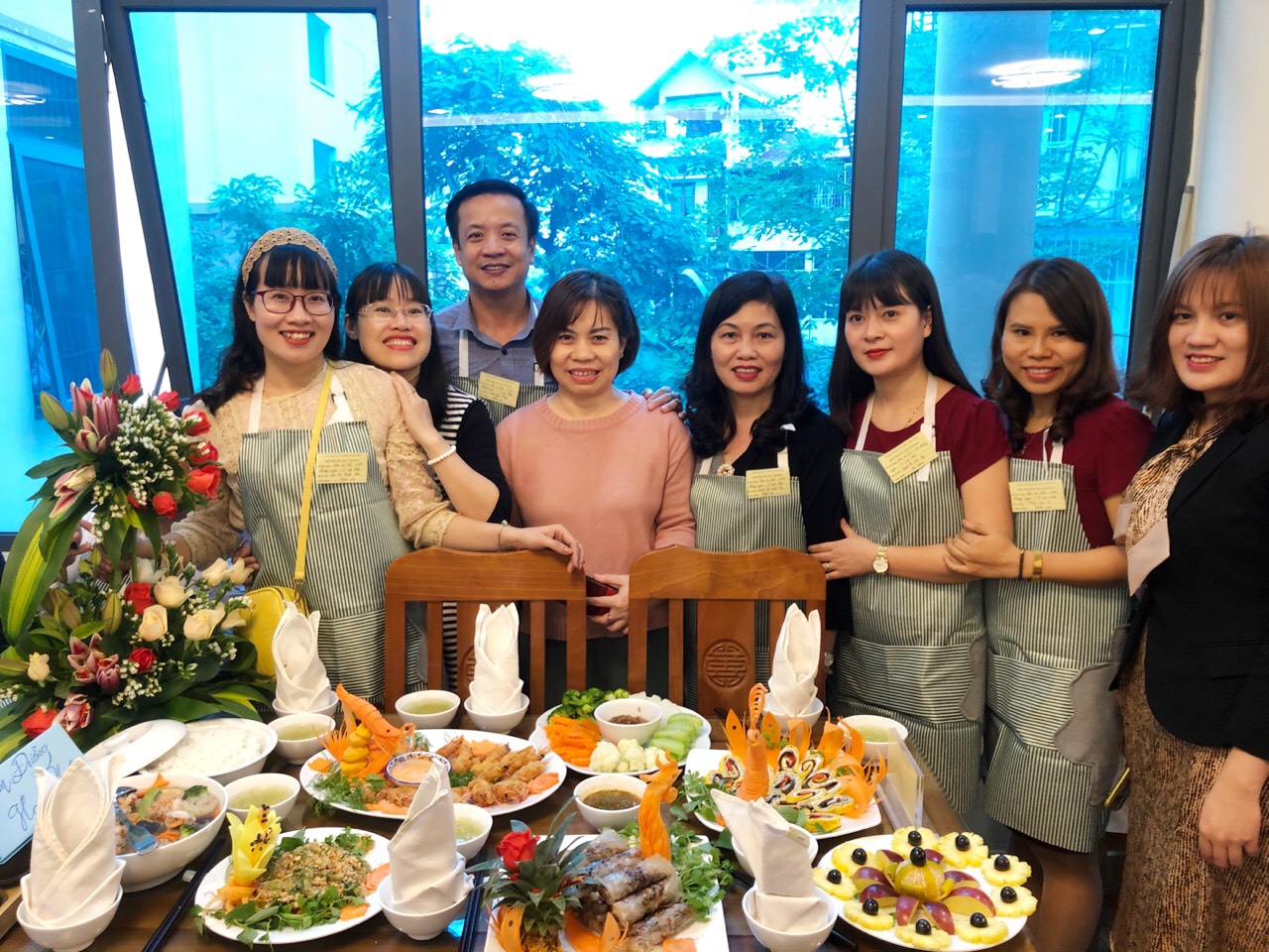 Tổ nữ công Du lịch – Việt Nhật – Đào tạo thường xuyên giành giải Nhì tại Hội thi cắm hoc, nấu ăn chào mừng kỷ niệm 90 năm ngày thành lập Hội liên hiệp Phụ nữ Việt Nam