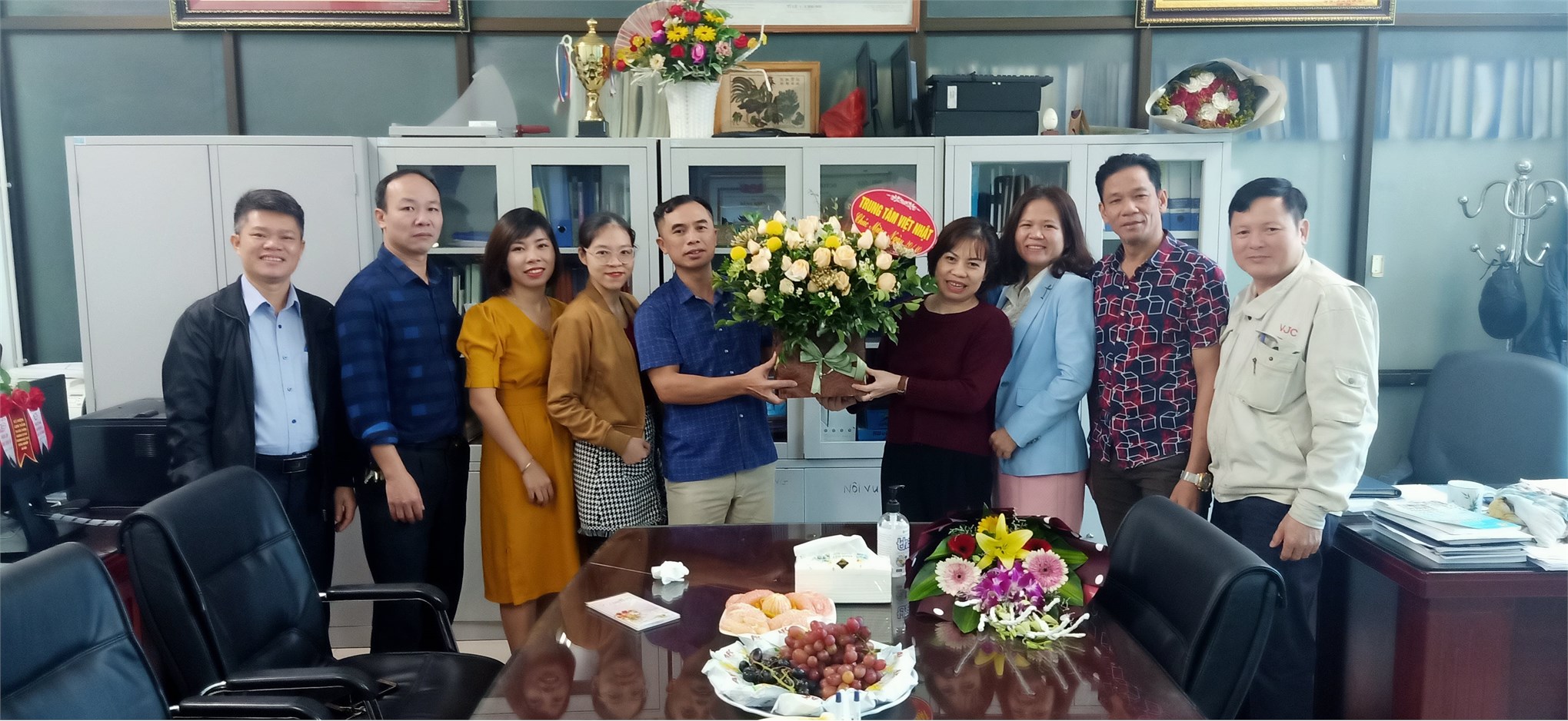 Công đoàn Trung tâm Việt Nhật tôn vinh phái đẹp nhân 90 năm ngày thành lập Hội liên hiệp phụ nữ Việt Nam