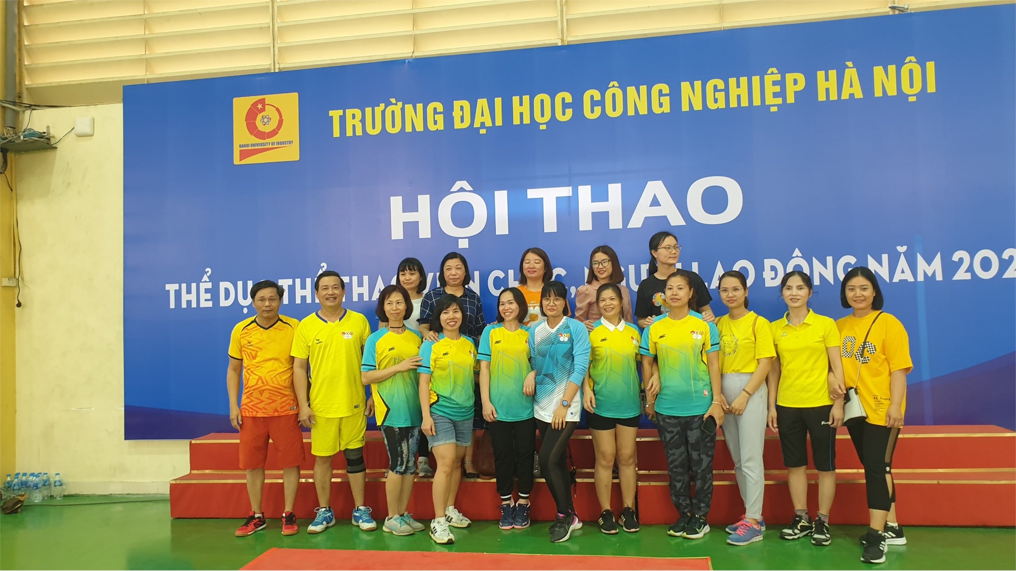 Đội kéo co Nam Liên quân Việt Nhật - Điện tử - Khoa học Cơ bản - Quản trị - Hồng Hải giành Huy chương Bạc, đội kéo co nữ đạt Huy chương Đồng tại Hội thao Cán bộ viên chức 2022