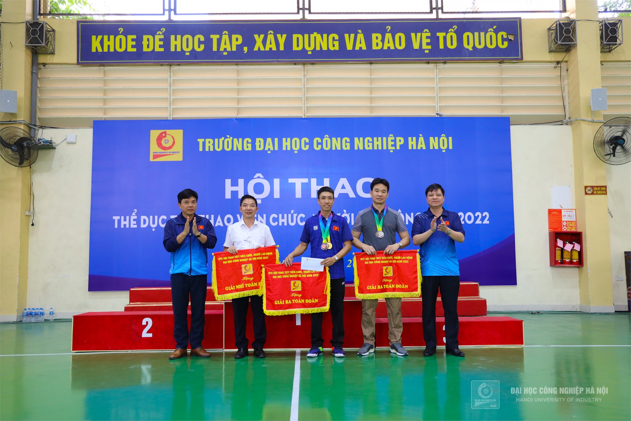 Liên quân Việt Nhật - Điện tử - Khoa học Cơ bản - Quản trị - Hồng Hải giành giải Ba toàn đoàn tại hội thao Cán bộ viên chức, người lao động năm 2022