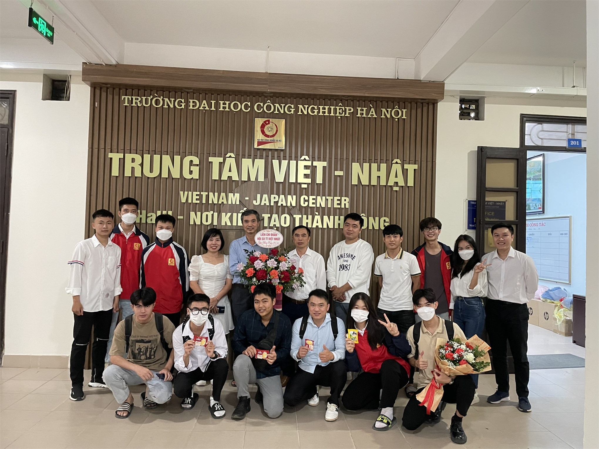 Trung tâm Việt Nhật long trọng tổ chức các hoạt động chào mừng ngày nhà giáo Việt Nam 20/11