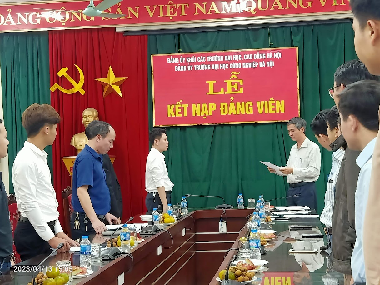 Lễ kết nạp Đảng viên mới của chi bộ TT Việt Nhật