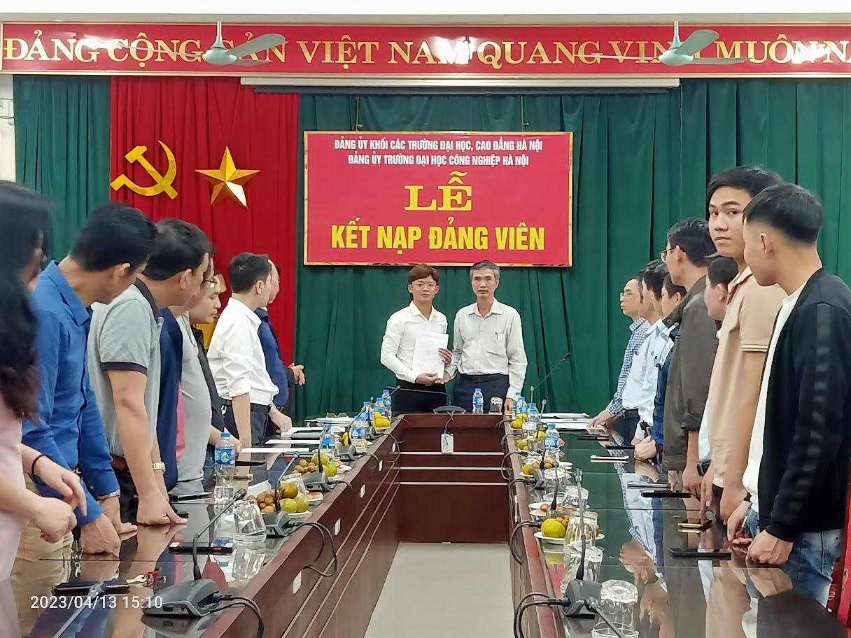 Lễ kết nạp Đảng viên mới của chi bộ TT Việt Nhật