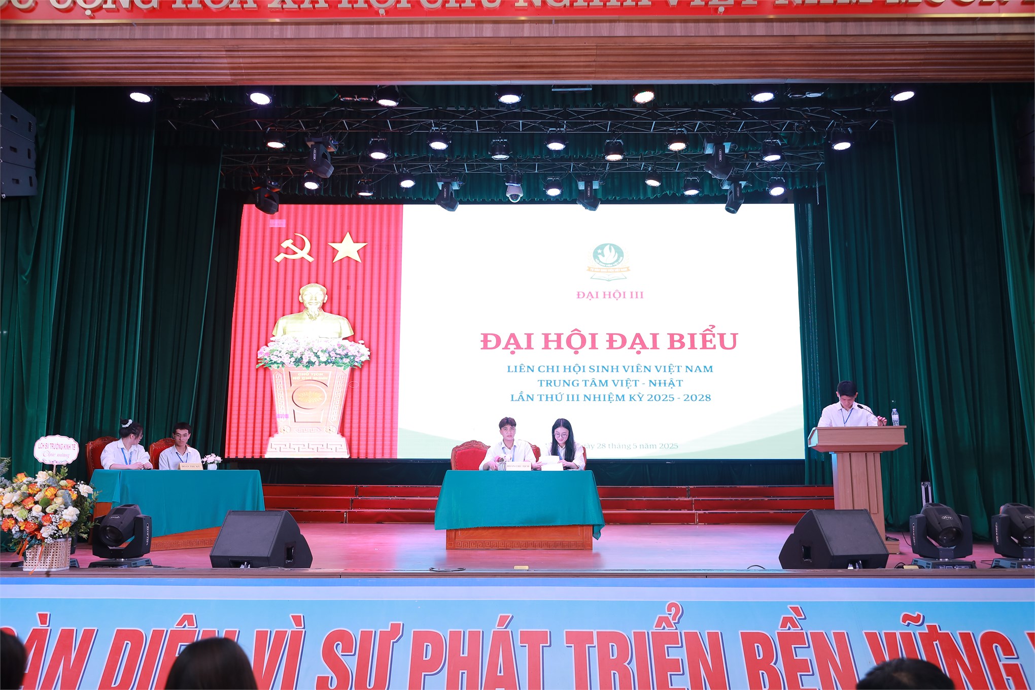 ĐẠI HỘI ĐẠI BIỂU LIÊN CHI HỘI SINH VIÊN TRUNG TÂM VIỆT – NHẬT LẦN THỨ III, NHIỆM KỲ 2025 - 2028 DIỄN RA THÀNH CÔNG TỐT ĐẸP