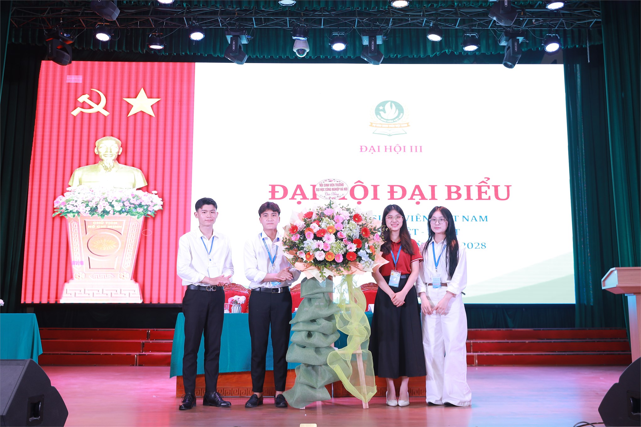 ĐẠI HỘI ĐẠI BIỂU LIÊN CHI HỘI SINH VIÊN TRUNG TÂM VIỆT – NHẬT LẦN THỨ III, NHIỆM KỲ 2025 - 2028 DIỄN RA THÀNH CÔNG TỐT ĐẸP