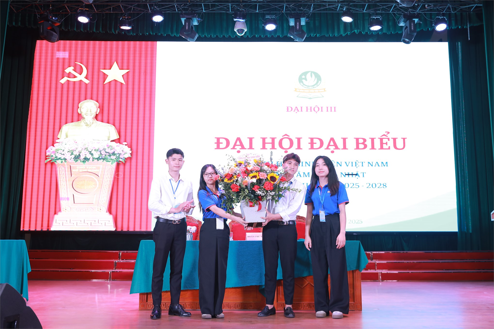 ĐẠI HỘI ĐẠI BIỂU LIÊN CHI HỘI SINH VIÊN TRUNG TÂM VIỆT – NHẬT LẦN THỨ III, NHIỆM KỲ 2025 - 2028 DIỄN RA THÀNH CÔNG TỐT ĐẸP