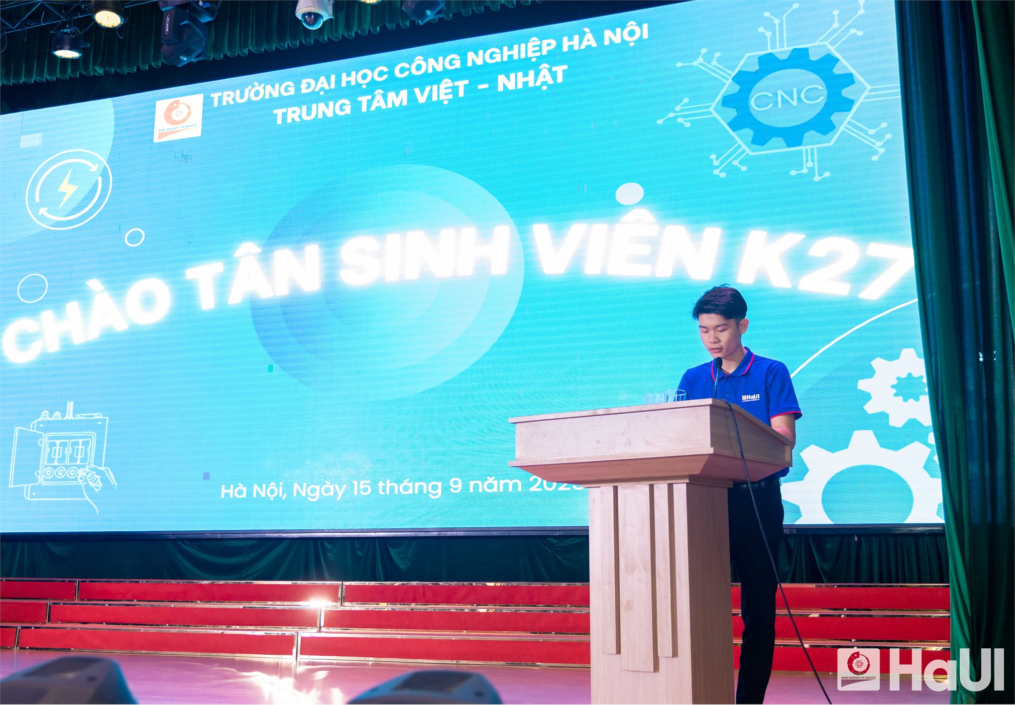 Gần 1.000 tân sinh viên Trung tâm Việt – Nhật háo hức bước vào Ngày hội nhập học