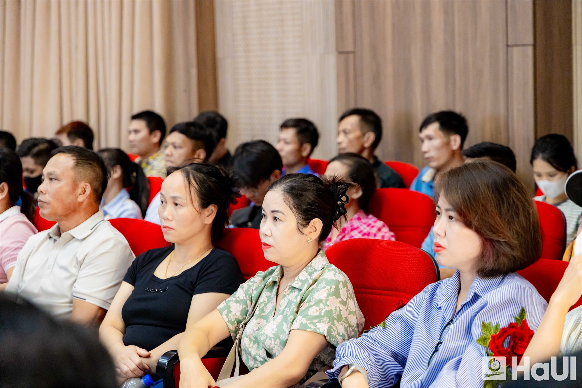 Gần 1.000 tân sinh viên Trung tâm Việt – Nhật háo hức bước vào Ngày hội nhập học