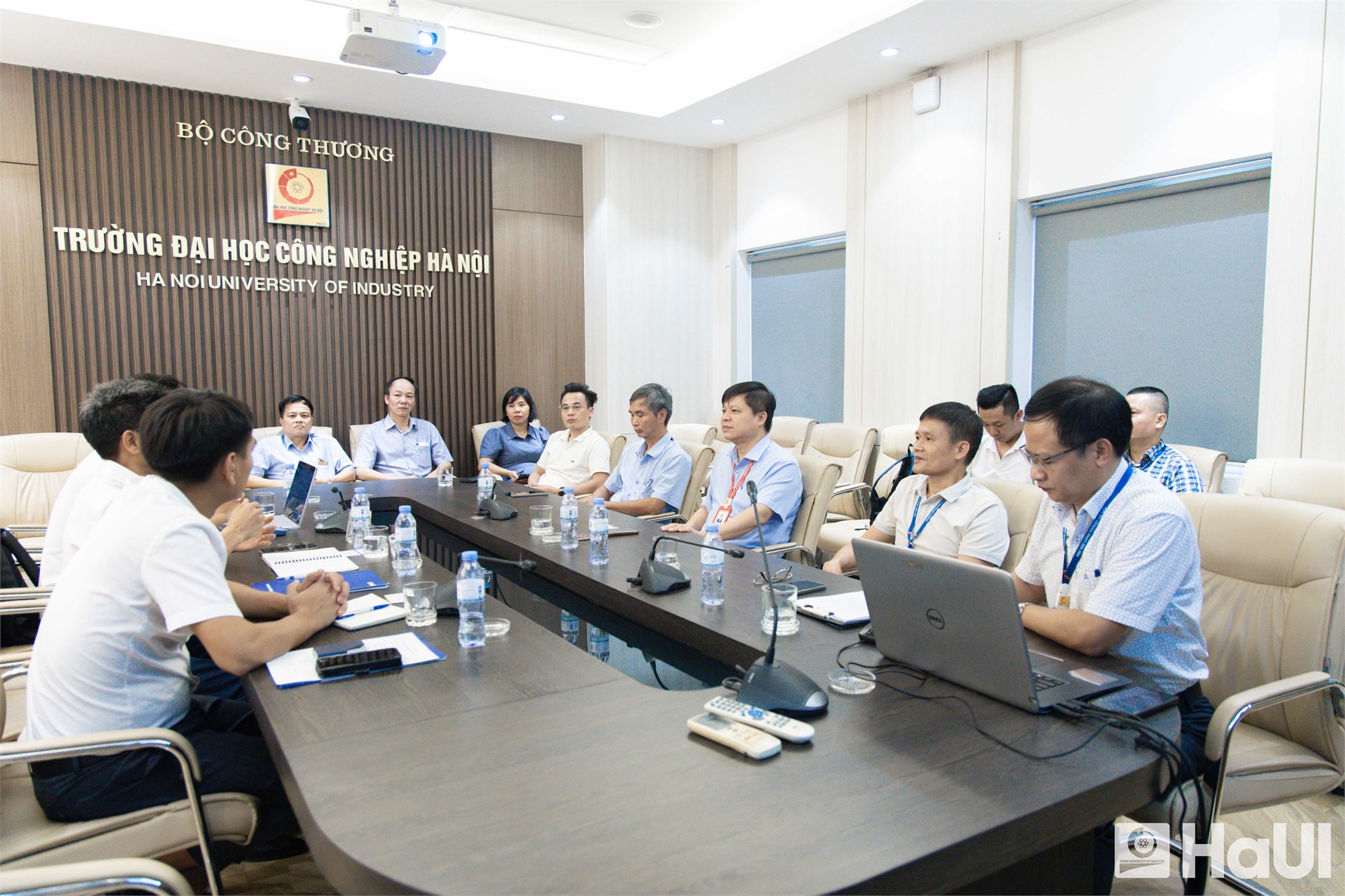 Công ty An Phú Việt trao tặng Trung tâm Việt - Nhật thiết bị phục vụ đào tạo và nghiên cứu khoa học