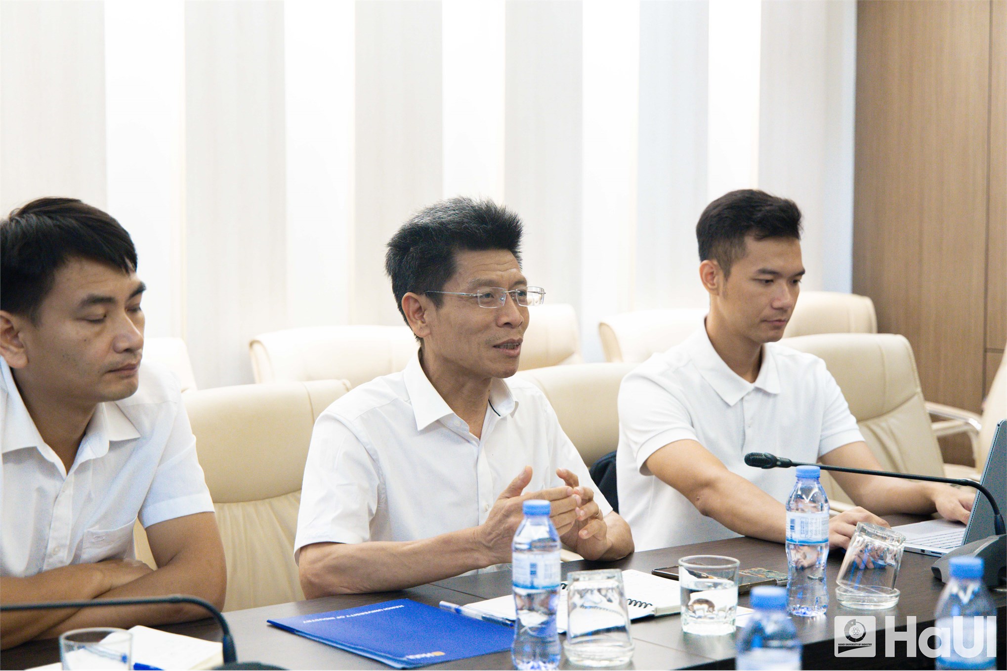 Công ty An Phú Việt trao tặng Trung tâm Việt - Nhật thiết bị phục vụ đào tạo và nghiên cứu khoa học