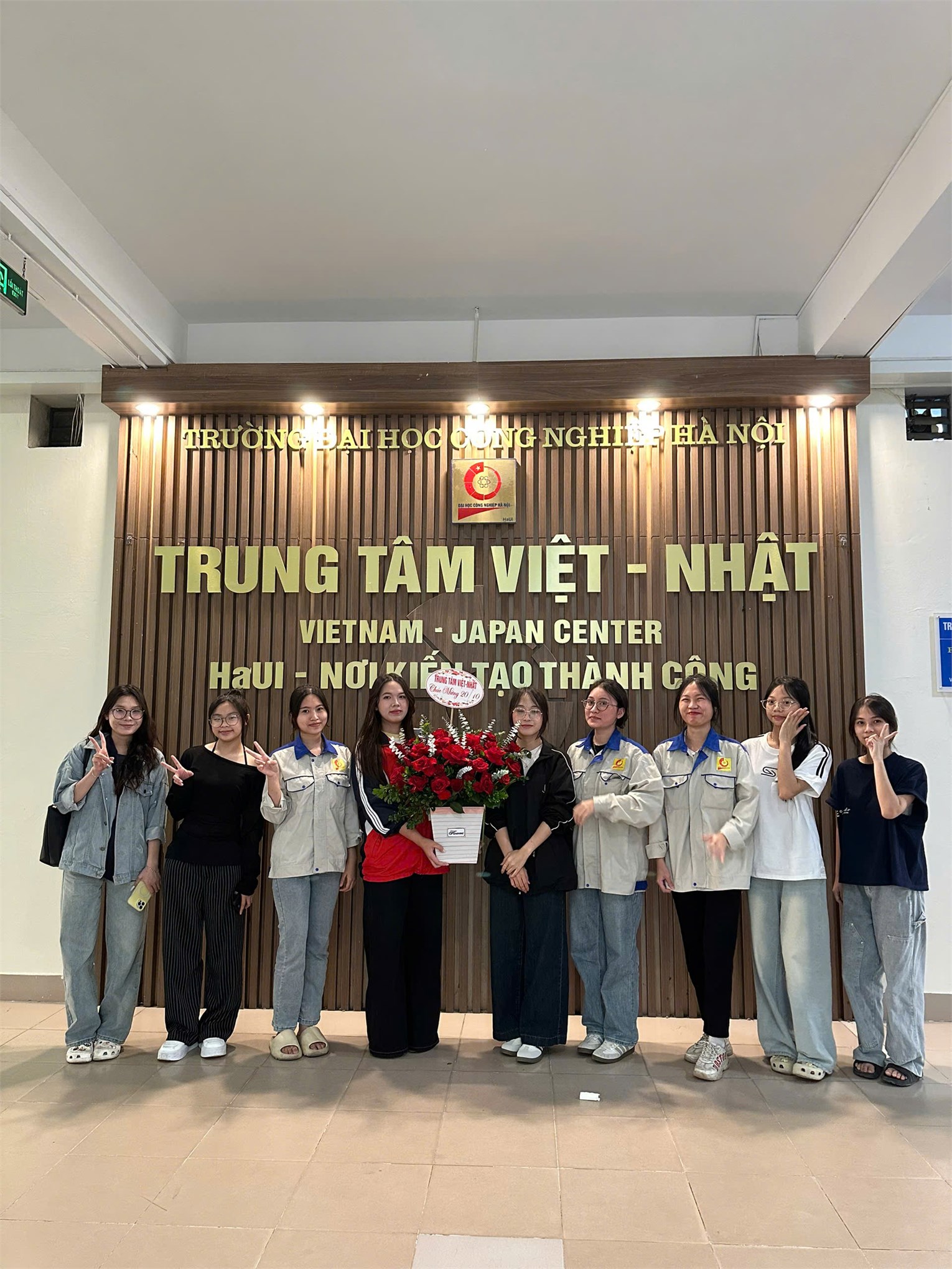 Trung tâm Việt Nhật tôn vinh phái đẹp nhân 95 năm ngày thành lập Hội liên hiệp phụ nữ Việt Nam