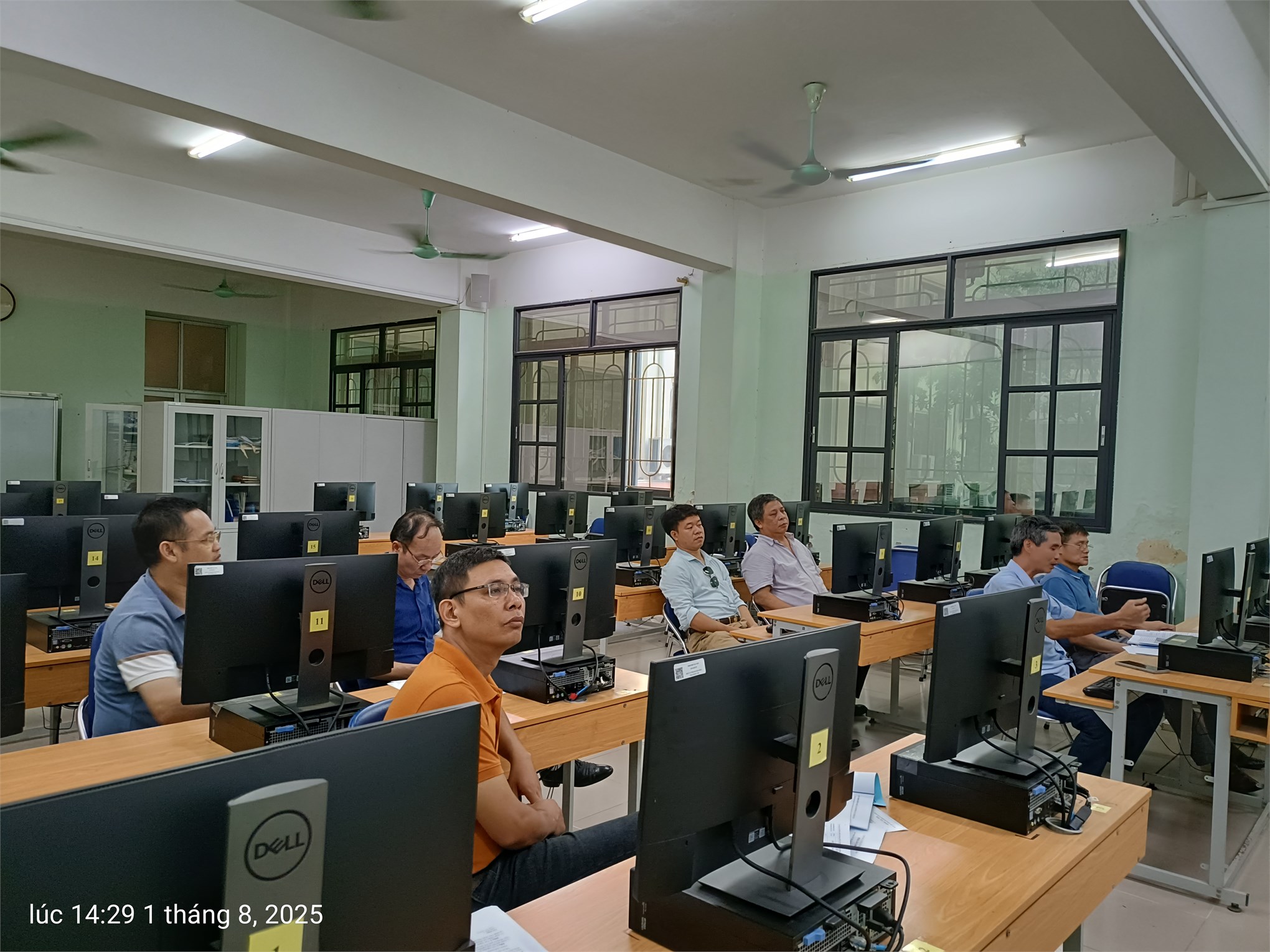 Nghiệm thu đề tài nghiên cứu khoa học cấp đơn vị: `Nghiên cứu chế tạo lớp phủ WC – NI trên nền gang bằng công nghệ phun Plasma để nâng cao độ cứng và khả năng chịu mài mòn, ứng dụng phục hồi mặt trượt của bàn dao máy tiện bị mòn`