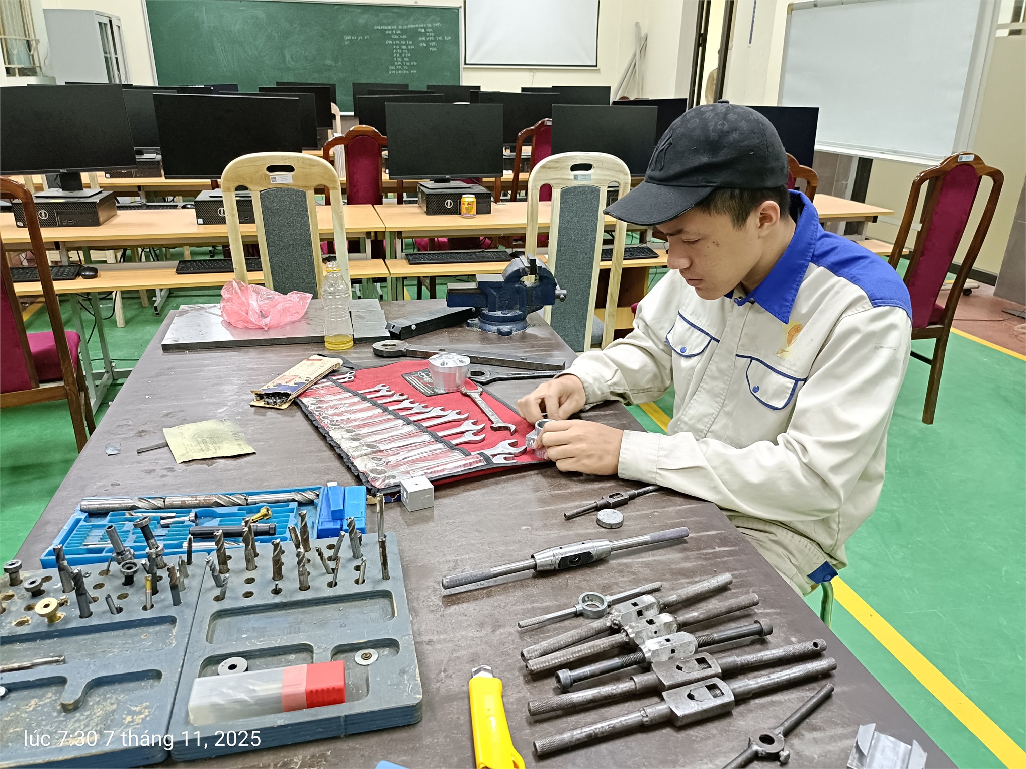 Sinh viên khóa 25 Trung tâm Việt – Nhật tự tin bước vào kỳ thi tốt nghiệp năm 2025