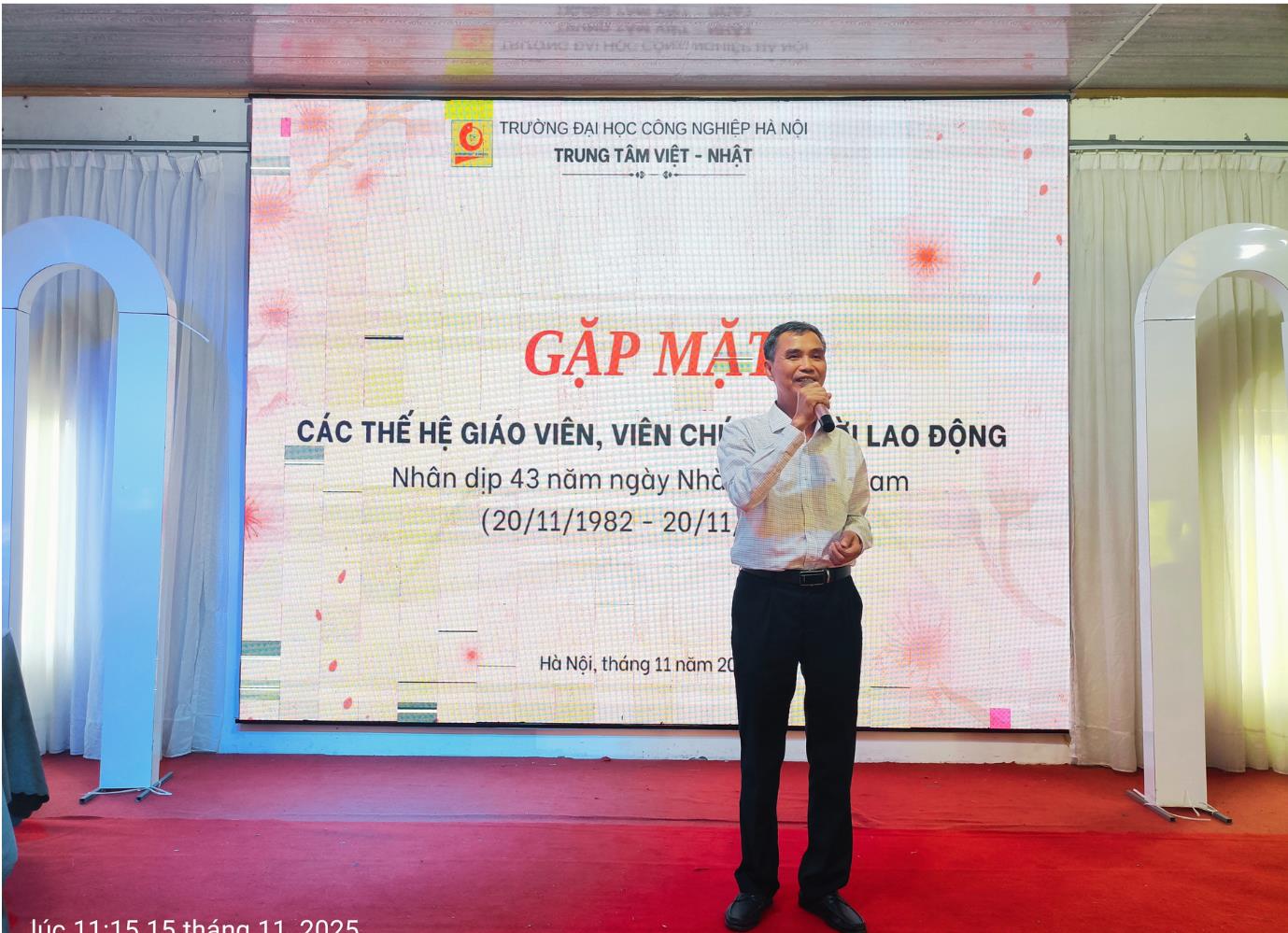 Trung tâm Việt Nhật tổ chức chào mừng 43 năm ngày nhà giáo Việt Nam 20/11/1982 – 20/11/2025