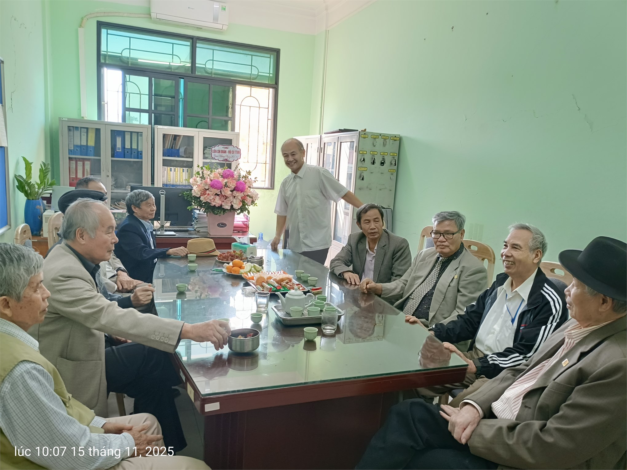 Trung tâm Việt Nhật tổ chức chào mừng 43 năm ngày nhà giáo Việt Nam 20/11/1982 – 20/11/2025