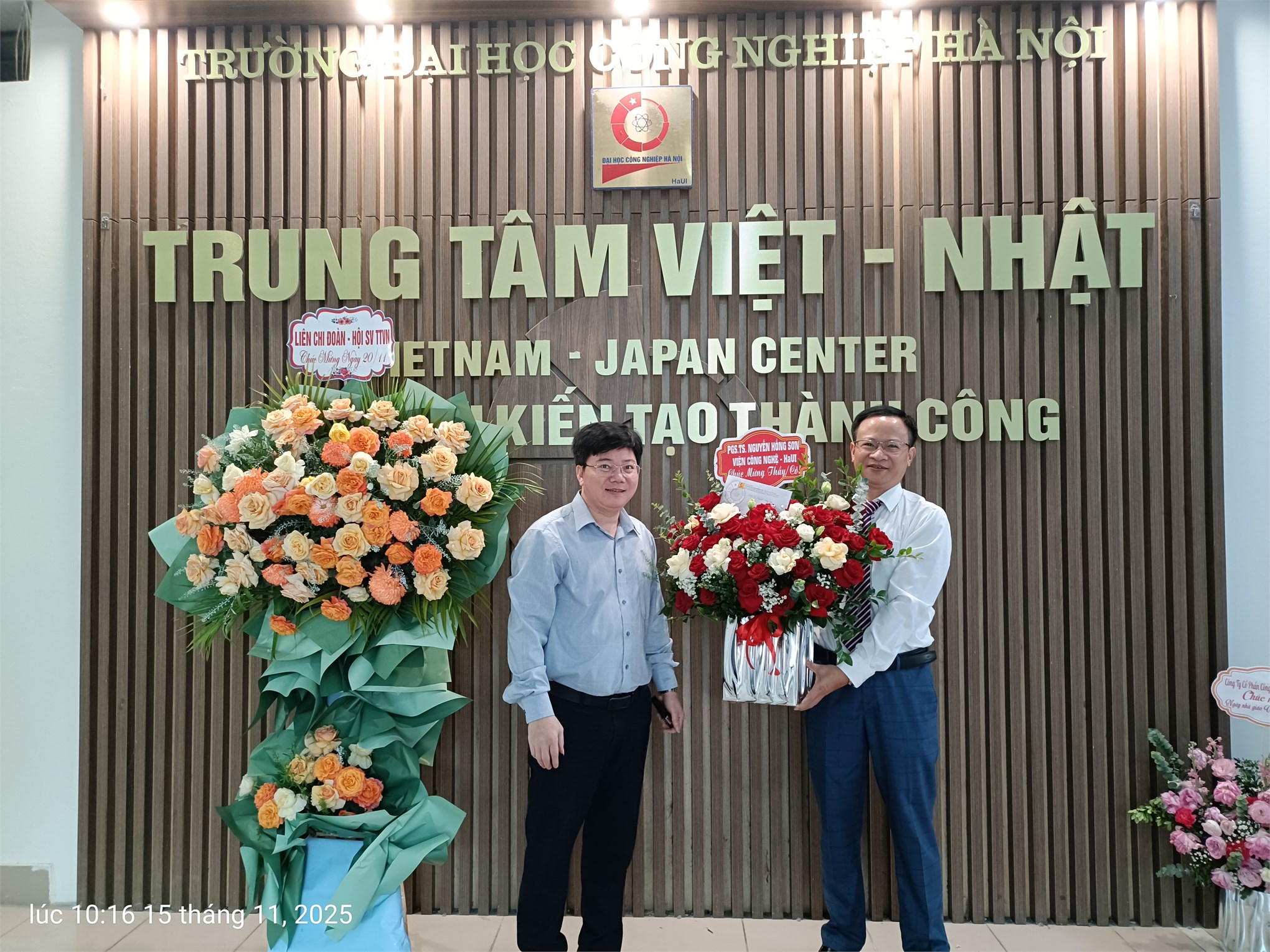 Trung tâm Việt Nhật tổ chức chào mừng 43 năm ngày nhà giáo Việt Nam 20/11/1982 – 20/11/2025