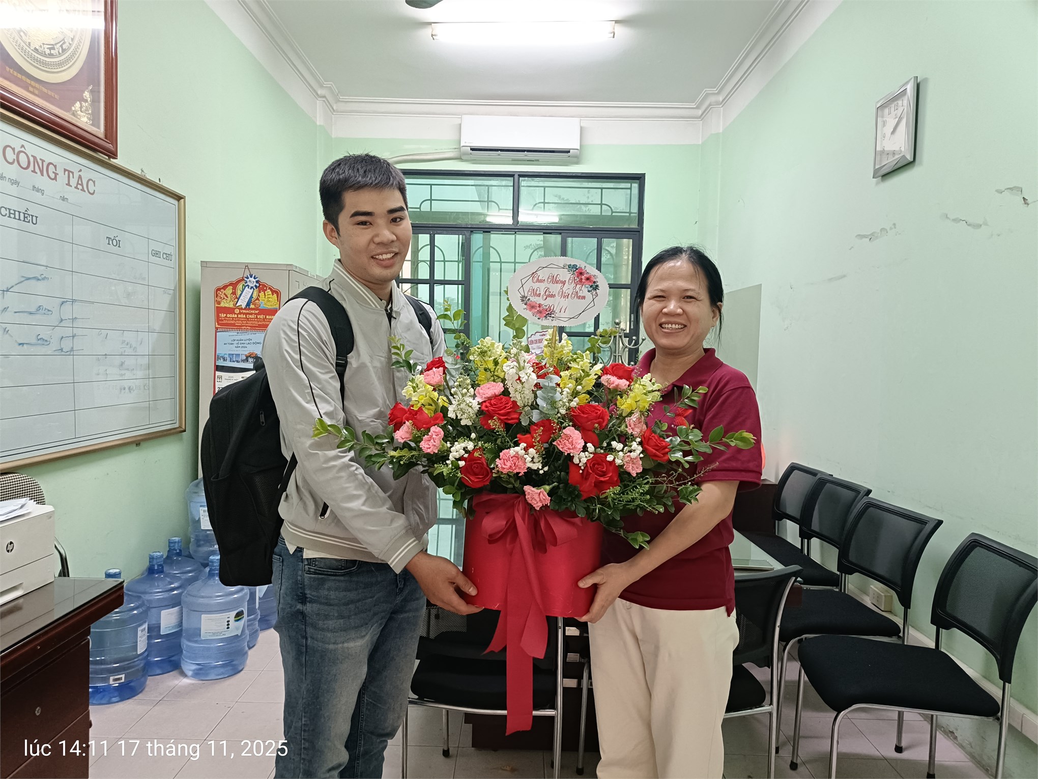 Trung tâm Việt Nhật tổ chức chào mừng 43 năm ngày nhà giáo Việt Nam 20/11/1982 – 20/11/2025