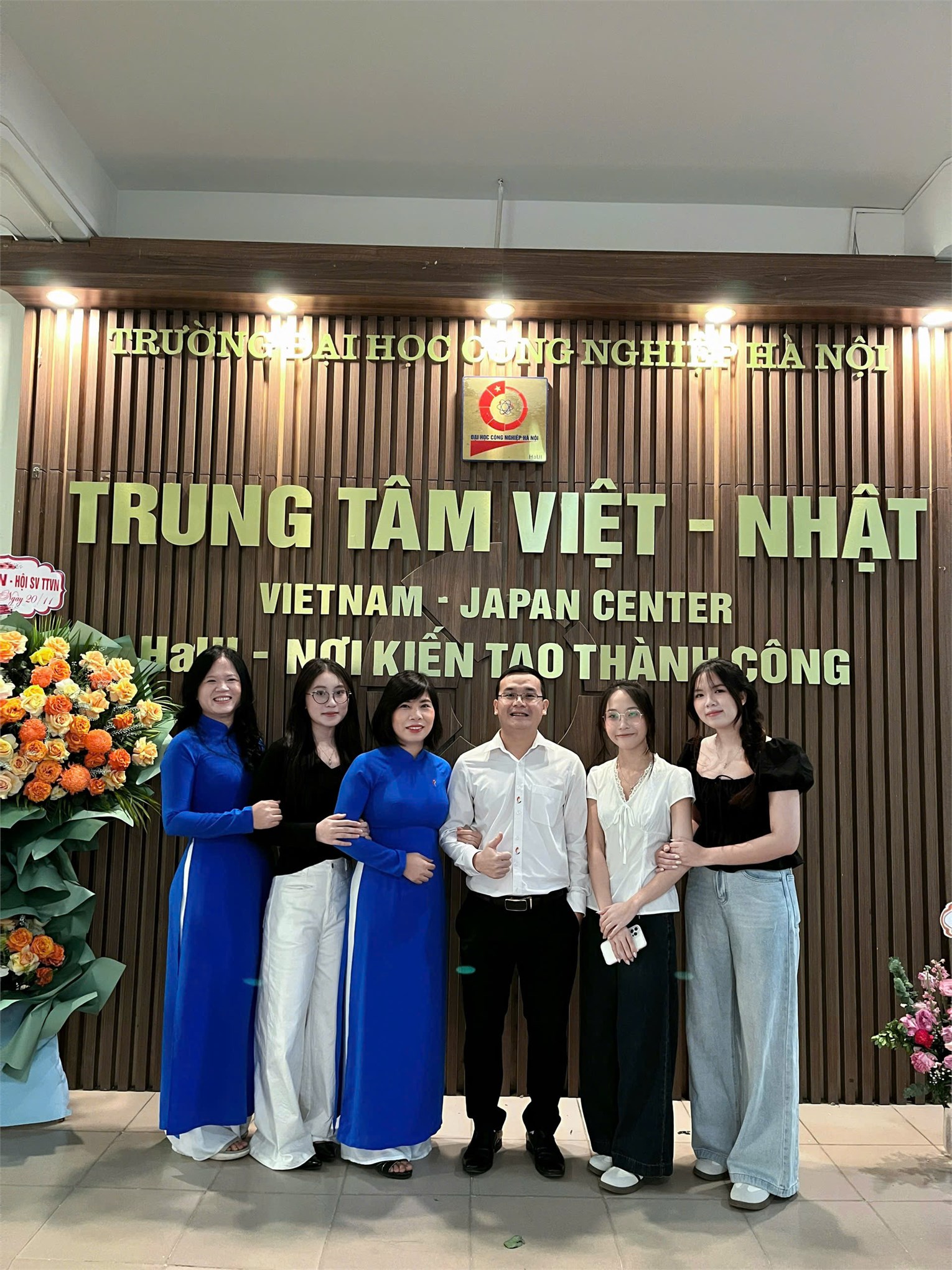 Trung tâm Việt Nhật tổ chức chào mừng 43 năm ngày nhà giáo Việt Nam 20/11/1982 – 20/11/2025