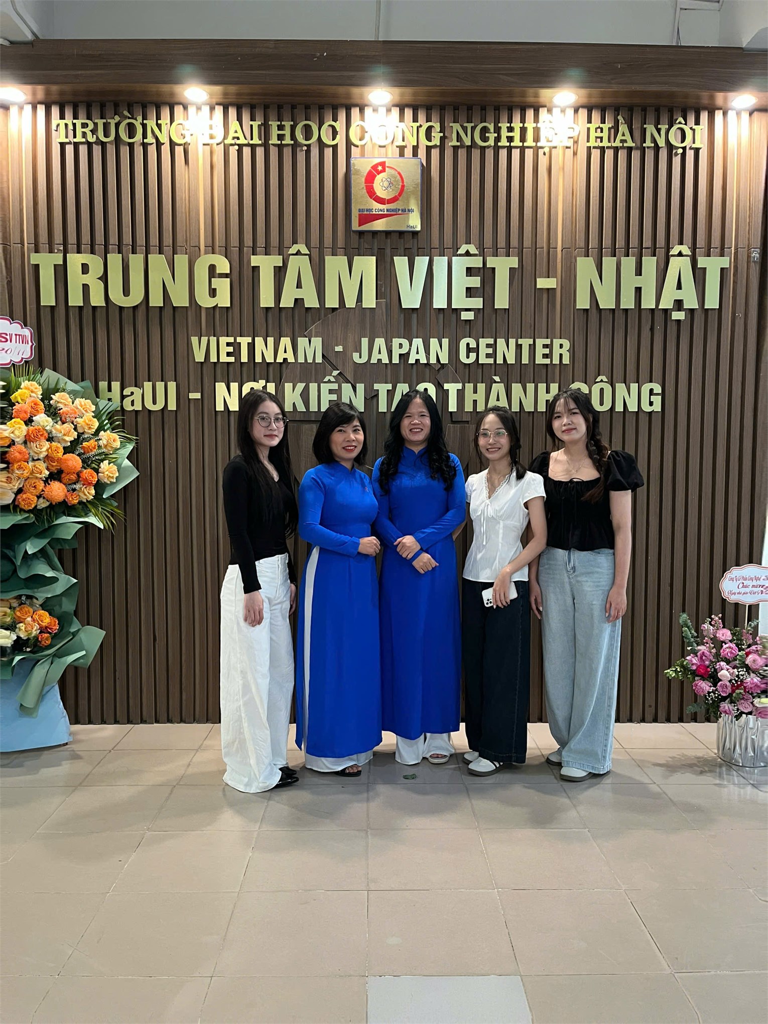 Trung tâm Việt Nhật tổ chức chào mừng 43 năm ngày nhà giáo Việt Nam 20/11/1982 – 20/11/2025