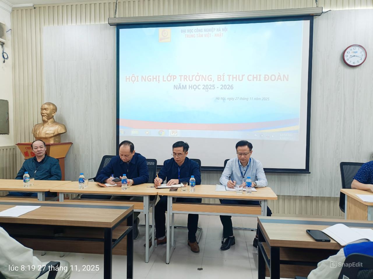 Hội nghị lớp trưởng, bí thư chi đoàn năm học 2025 – 2026: Kết nối - Đồng hành – Lắng nghe để đổi mới và phát triển