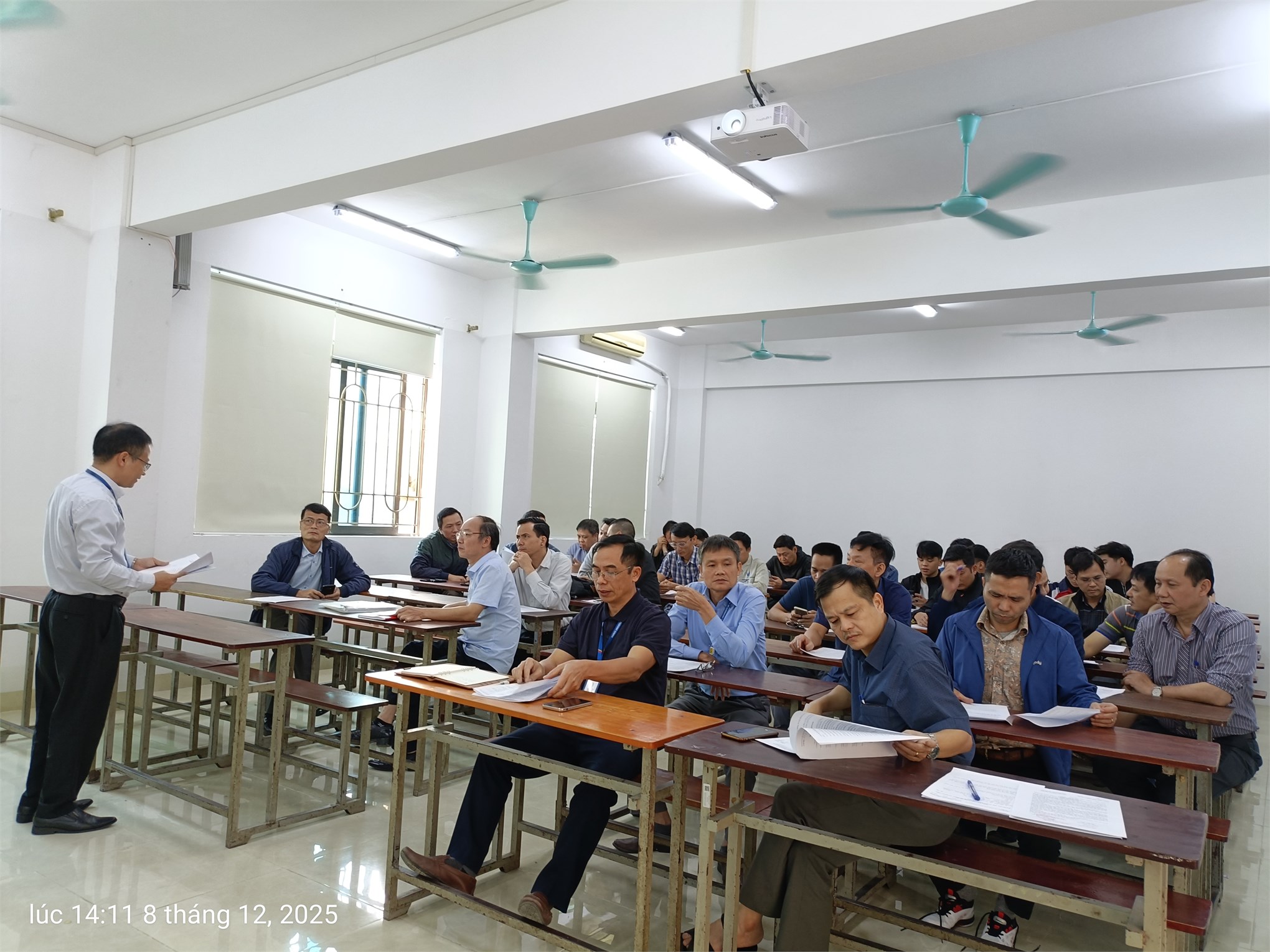 Chi bộ Trung tâm Việt Nhật tổ chức kiểm điểm, đánh giá xếp loại chất lượng chi bộ, đảng viên năm 2025