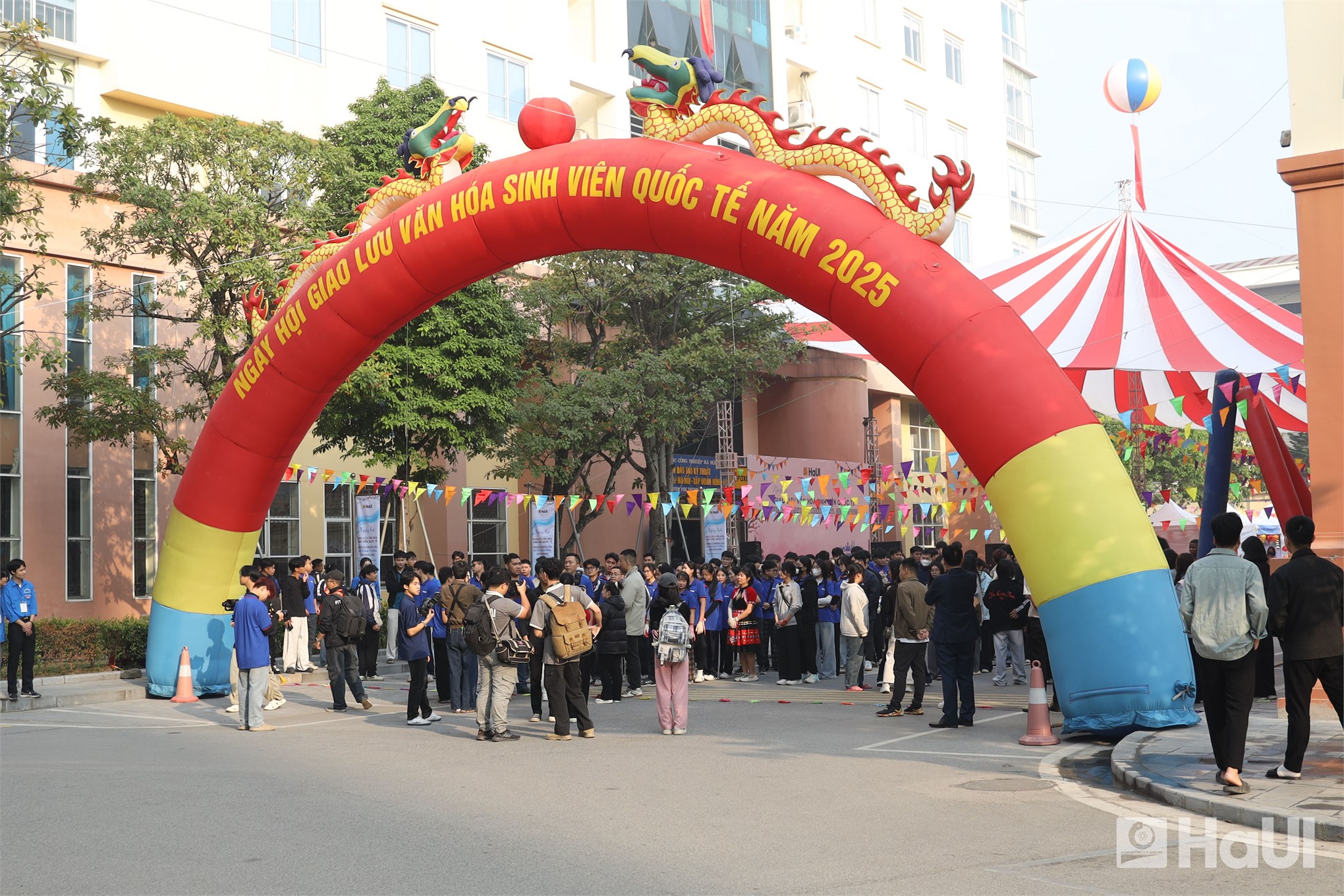 Ngày hội giao lưu văn hóa sinh viên quốc tế 2025: Lan tỏa tinh thần hội nhập tại Đại học Công nghiệp Hà Nội