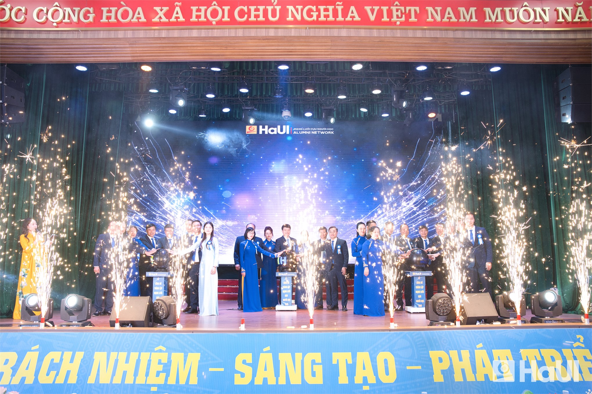 Trung tâm Việt Nhật khẳng định vai trò kết nối tại Lễ ra mắt Mạng lưới Cựu người học Đại học Công nghiệp Hà Nội