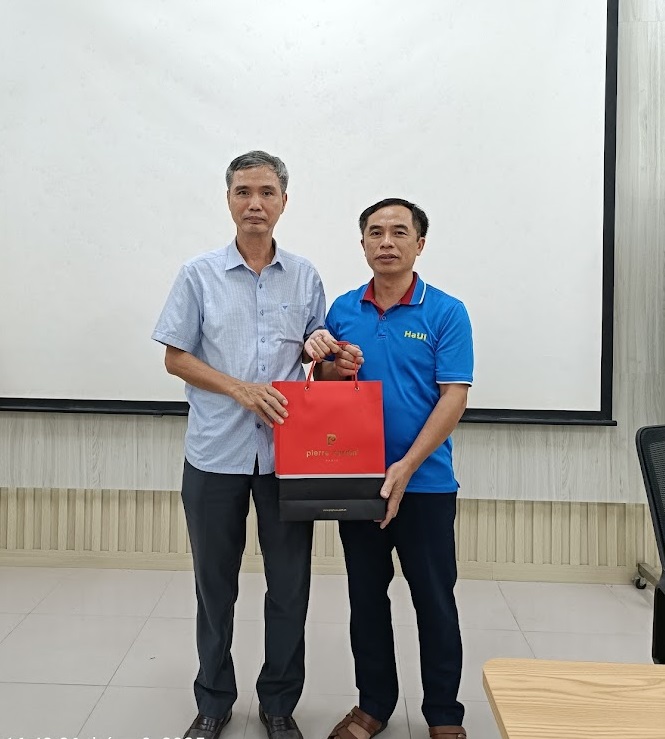 Tri ân thầy Nguyễn Xuân Chung – Người thầy của sự tận tâm và cống hiến