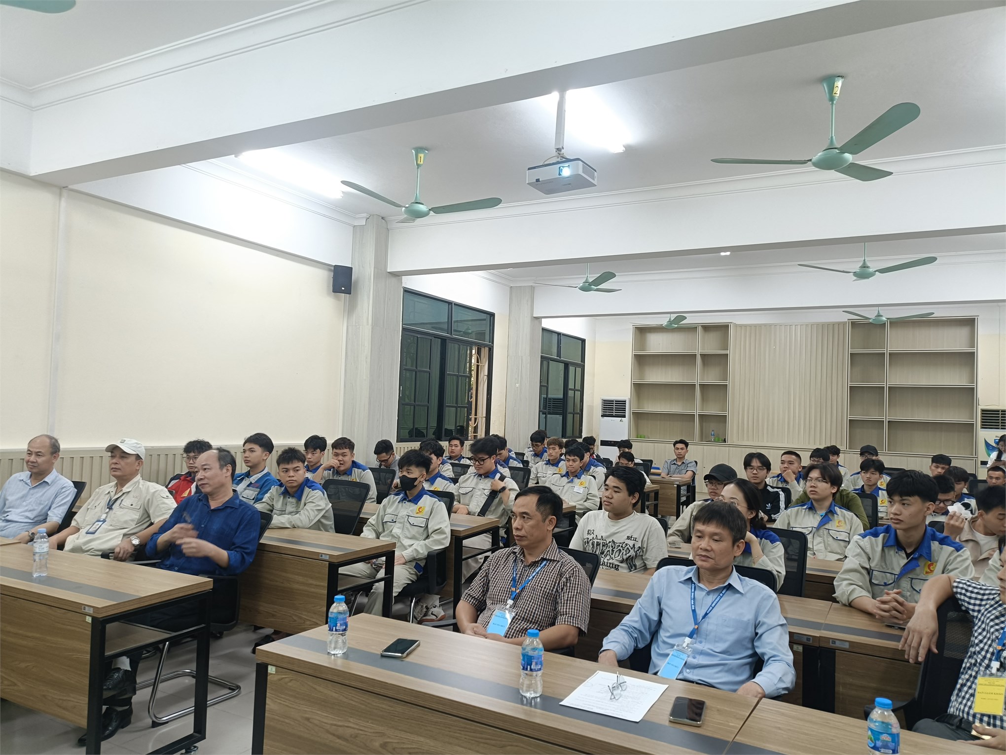 Khai mạc Hội thi “Sinh viên giỏi kỹ năng nghề 2026” tại Trung tâm Việt – Nhật