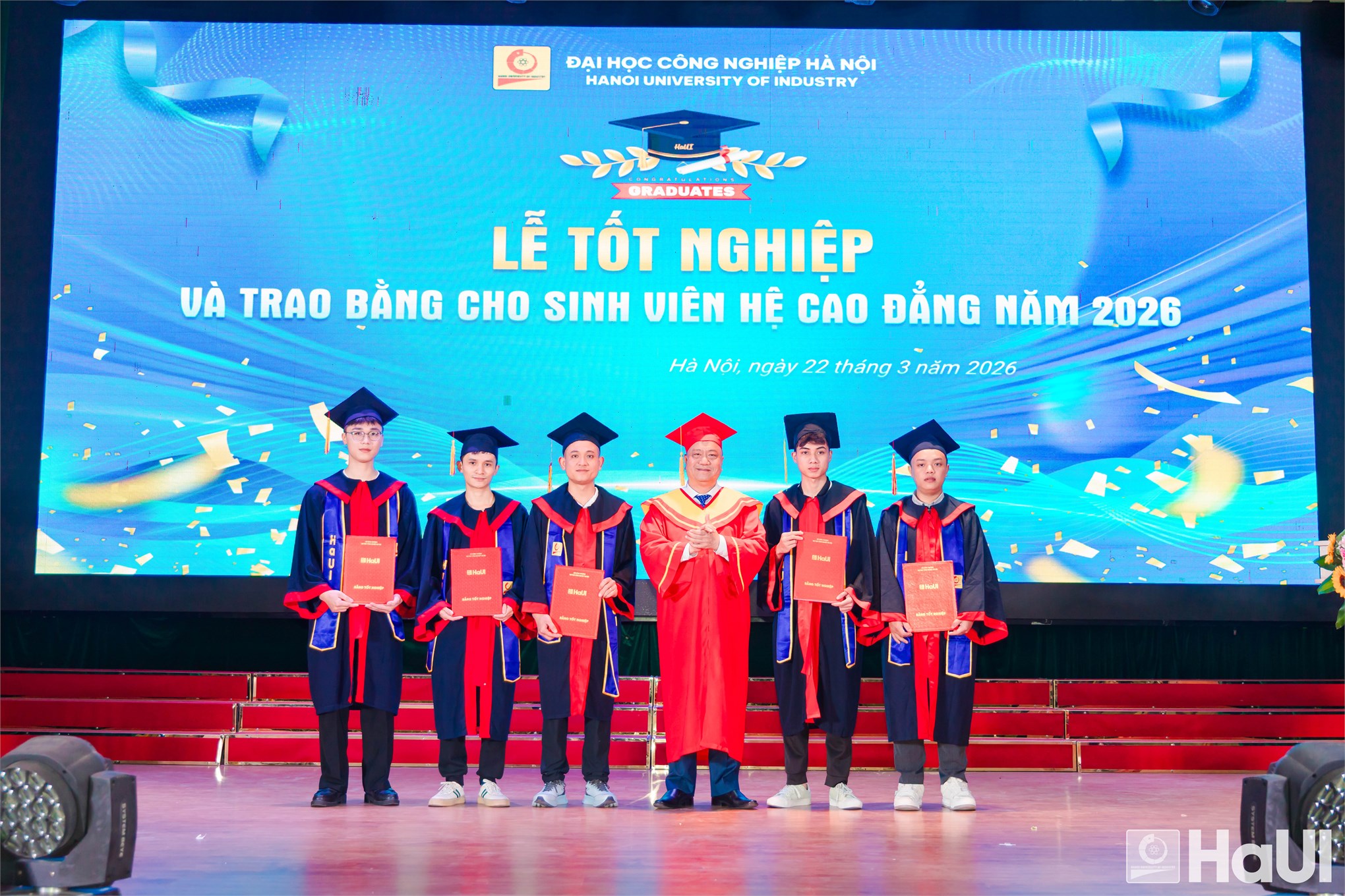 Lễ bế giảng và trao bằng tốt nghiệp năm 2026: Dấu mốc trưởng thành của sinh viên Trung tâm Việt – Nhật