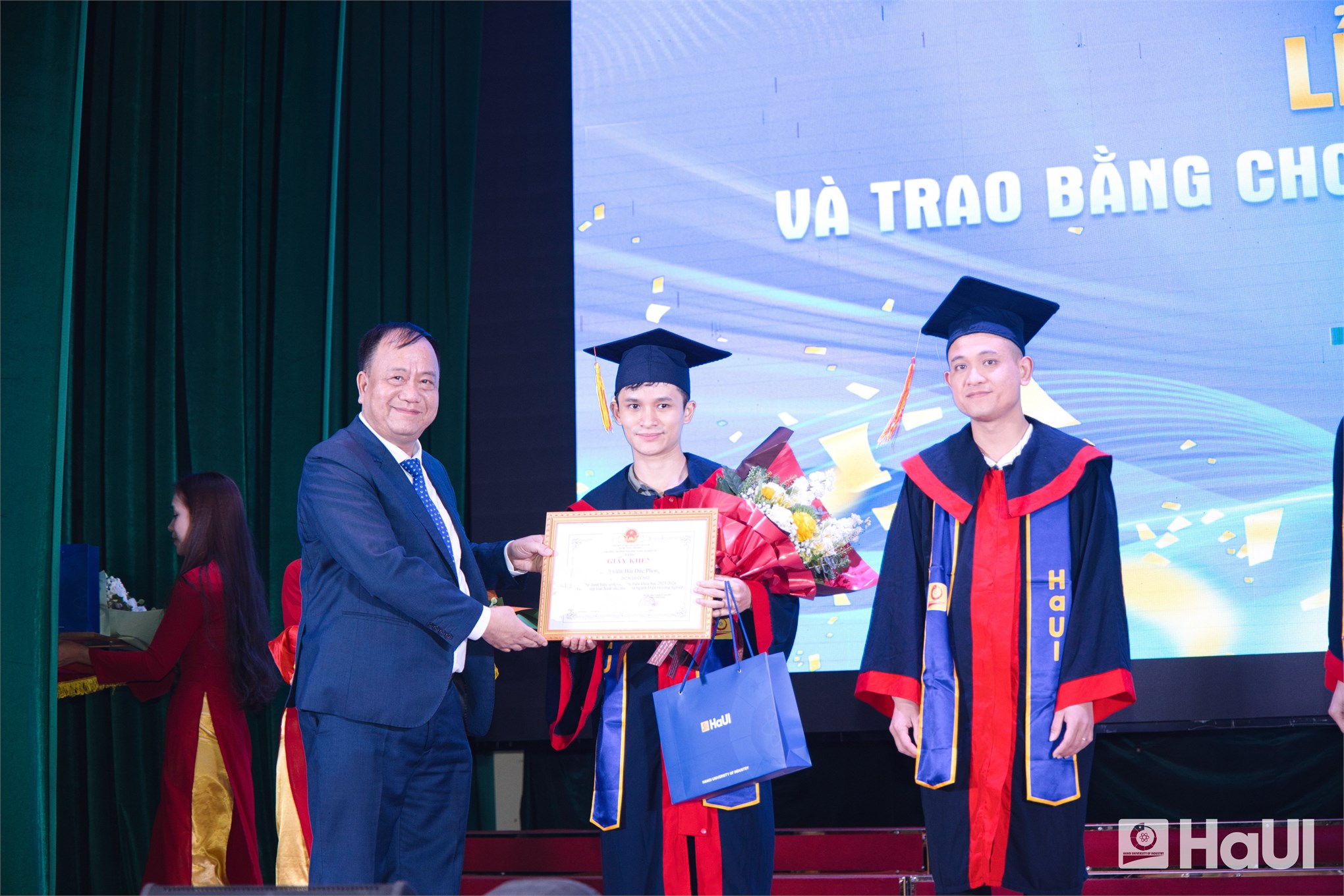 Lễ bế giảng và trao bằng tốt nghiệp năm 2026: Dấu mốc trưởng thành của sinh viên Trung tâm Việt – Nhật