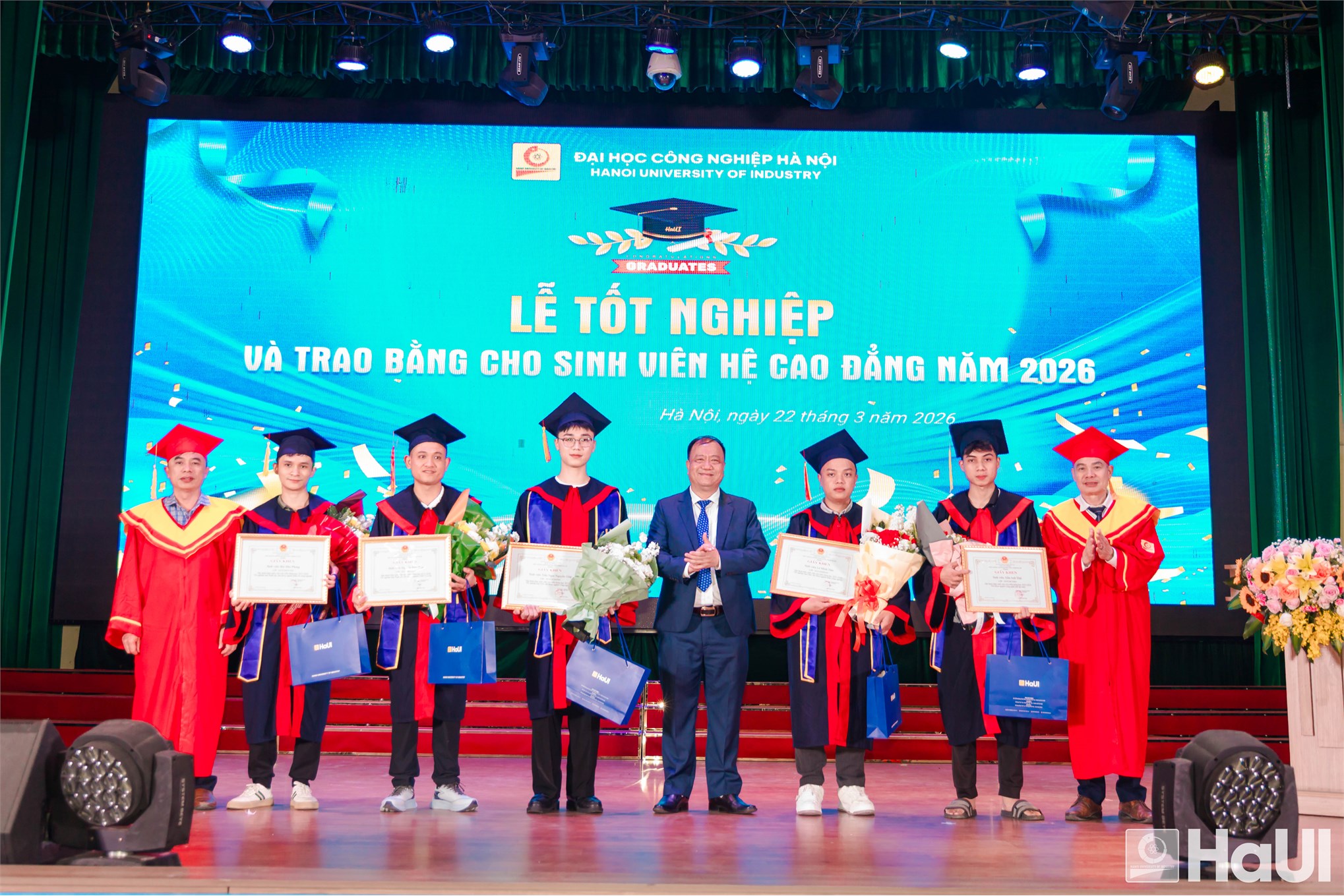 Lễ bế giảng và trao bằng tốt nghiệp năm 2026: Dấu mốc trưởng thành của sinh viên Trung tâm Việt – Nhật