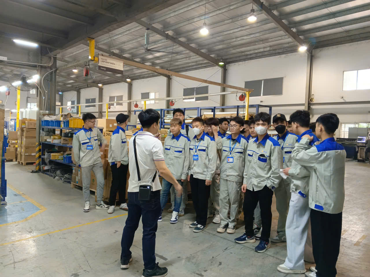 THAM QUAN, HỌC TẬP THỰC TẾ TẠI NHÀ MÁY SẢN XUẤT TỦ ĐIỆN HAWEE – BẮC NINH