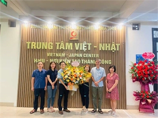 Trung tâm Việt Nhật tổ chức chào mừng 42 năm ngày nhà giáo Việt Nam 20/11/1982 – 20/11/2024