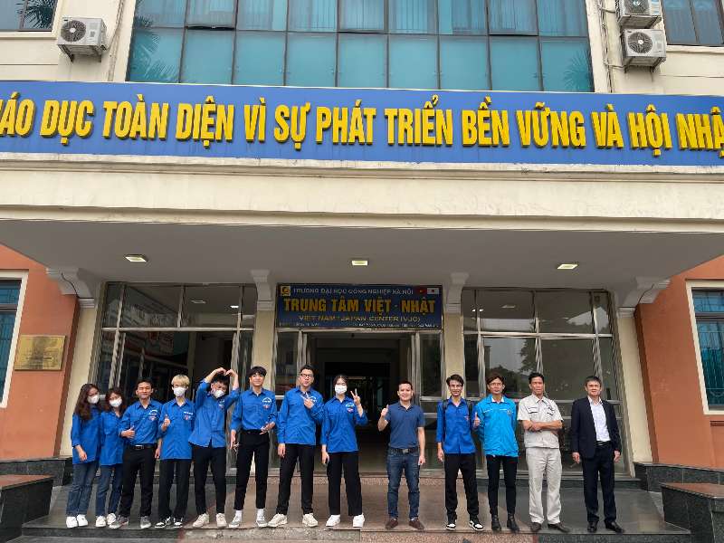 Trung tâm Việt Nhật tiếp đón hơn 400 học sinh trường THPT C Nghĩa Hưng tới tham quan tìm hiểu